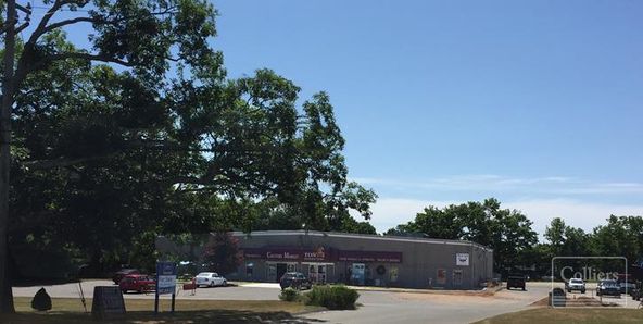 Retail And Industrial Investment: 95 Bridge Rd, Haddam, CT 06438